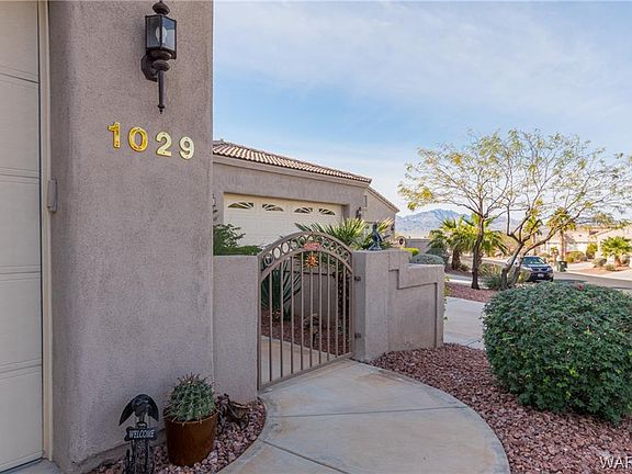 3rd image of 1029 Desert Nights Ln