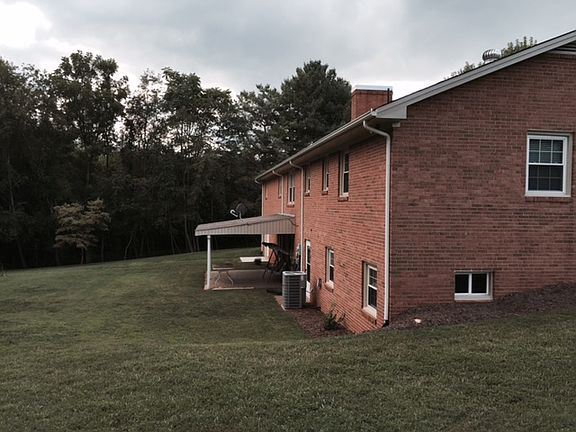 3rd image of 295 Scenic View Dr