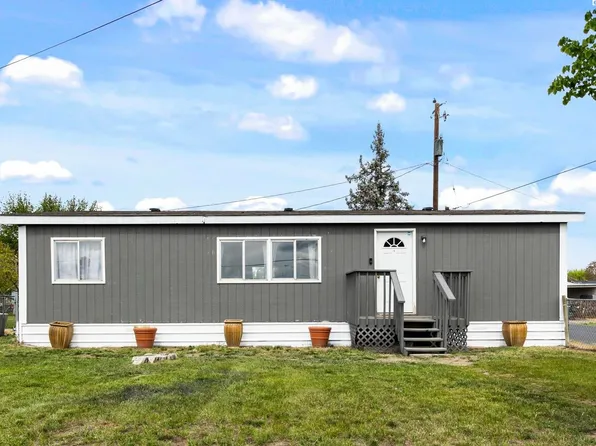 321 Liberty Ave, Granger, WA 98932