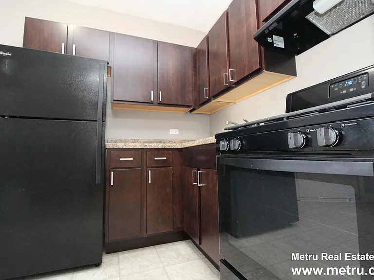 1340.5 W Argyle St #3W — Photo 3