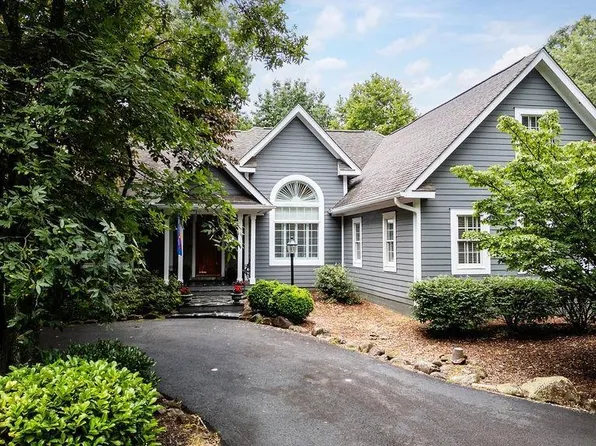 906 Stoney Crk W, Nellysford, VA 22958