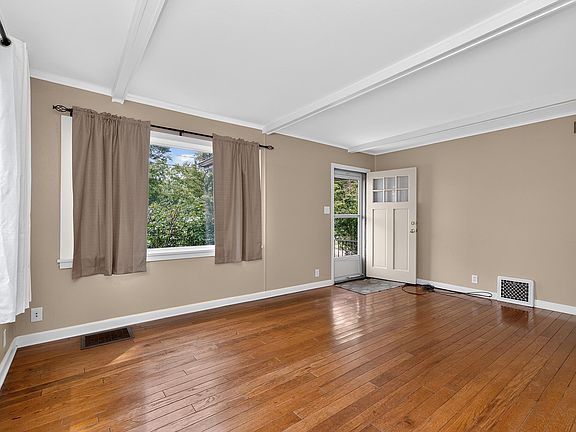 2nd image of 503 Sunset Ave