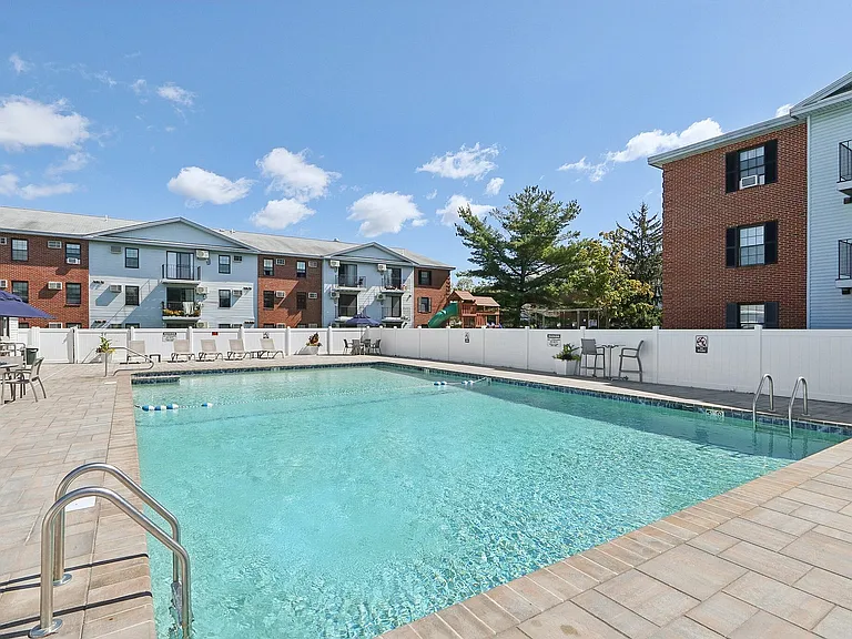 2-web-or-mls-Plantation St-2708-902