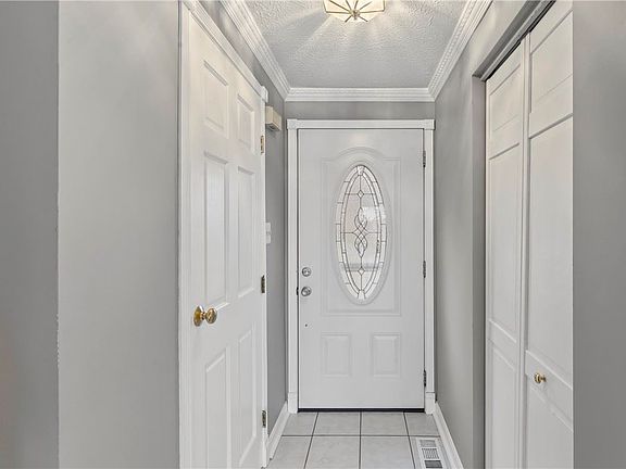 3rd image of 162 Olde Orchard Dr