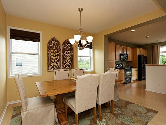 3rd image of 4661 Empress Way N