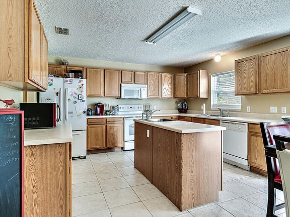 3rd image of 1270 Babcock Ave