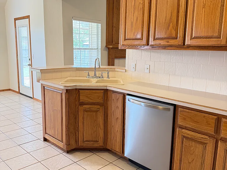 425 Plantation Ter — Photo 8