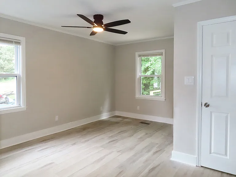 1215 Kent St — Photo 7