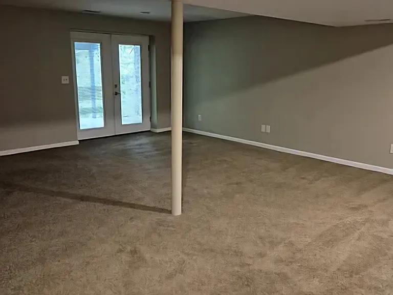 8191 Capitol Dr — Photo 5