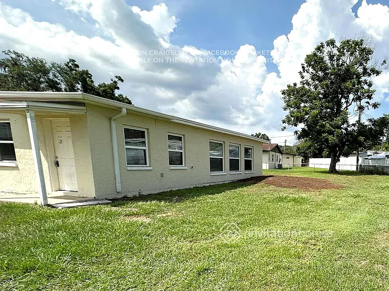725 Clayton St — Photo 17