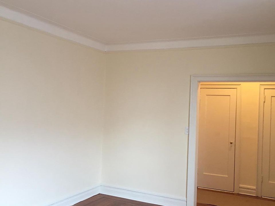 1st image of 15015 Sanford Ave APT 3B