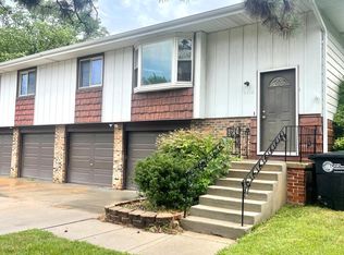 9516 Maple St, Omaha, NE 68134