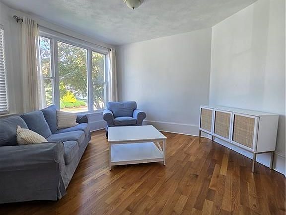 4th image of 2245 Cranston St #2