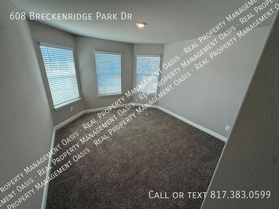 Comfortable Living in Alvarado — Photo 2