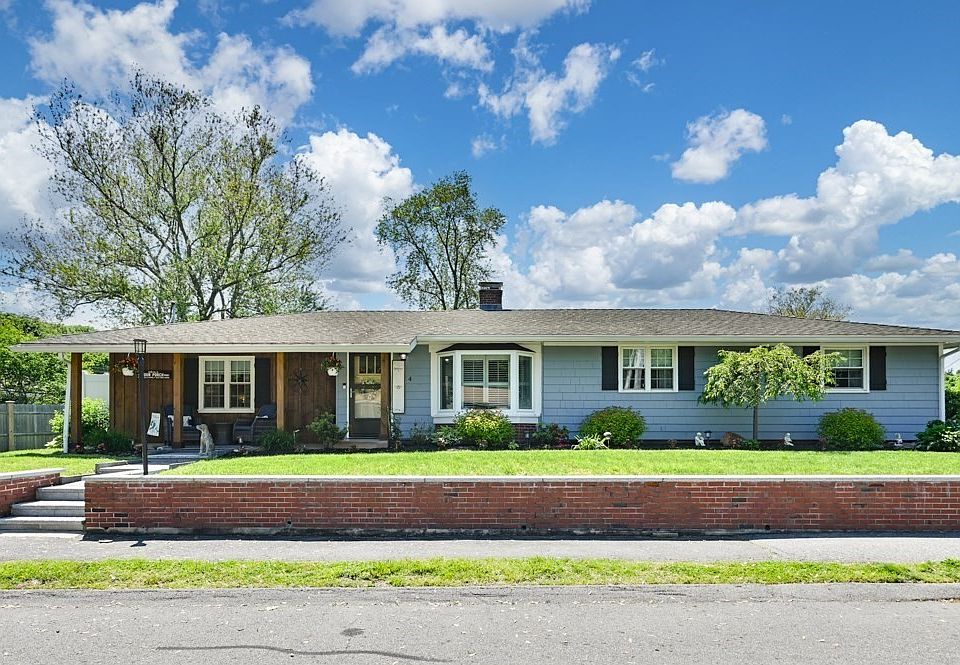 1st image of 4 Andover Rd