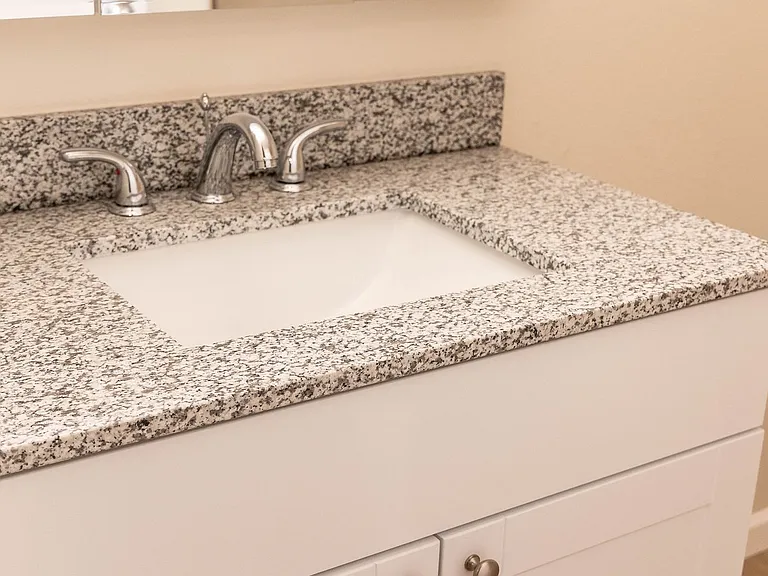 Willow Creek Apartments — Photo 23