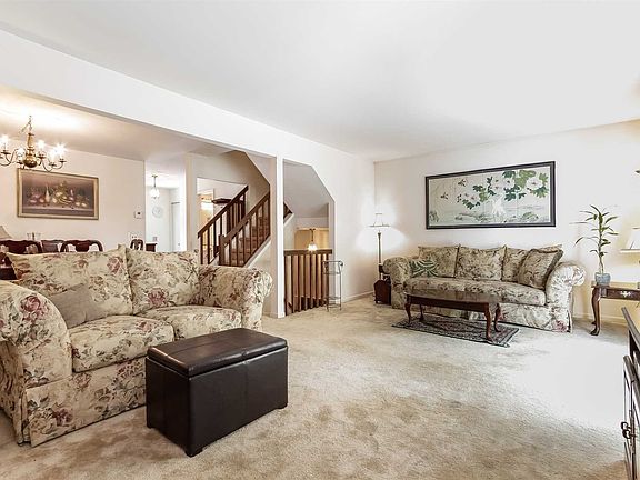 5th image of 271 Carrollwood Dr #271