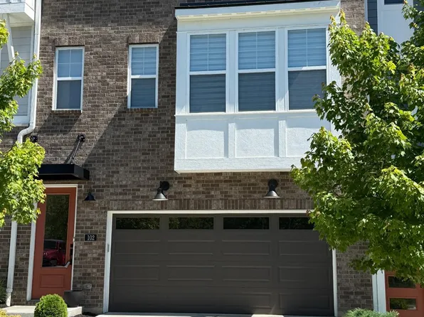 102 Blossom View Dr, Loveland, OH 45140