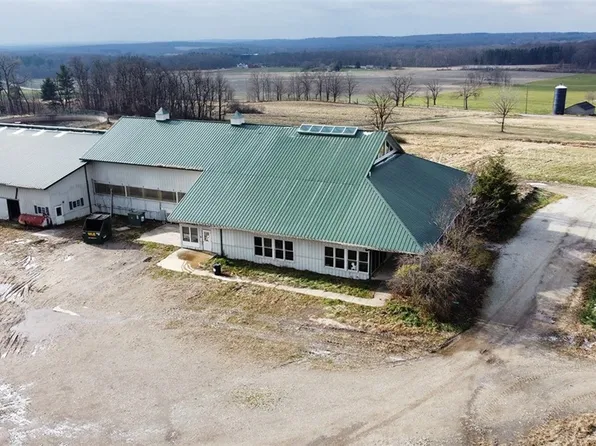 13181 Claridon Troy Rd, Burton, OH 44021