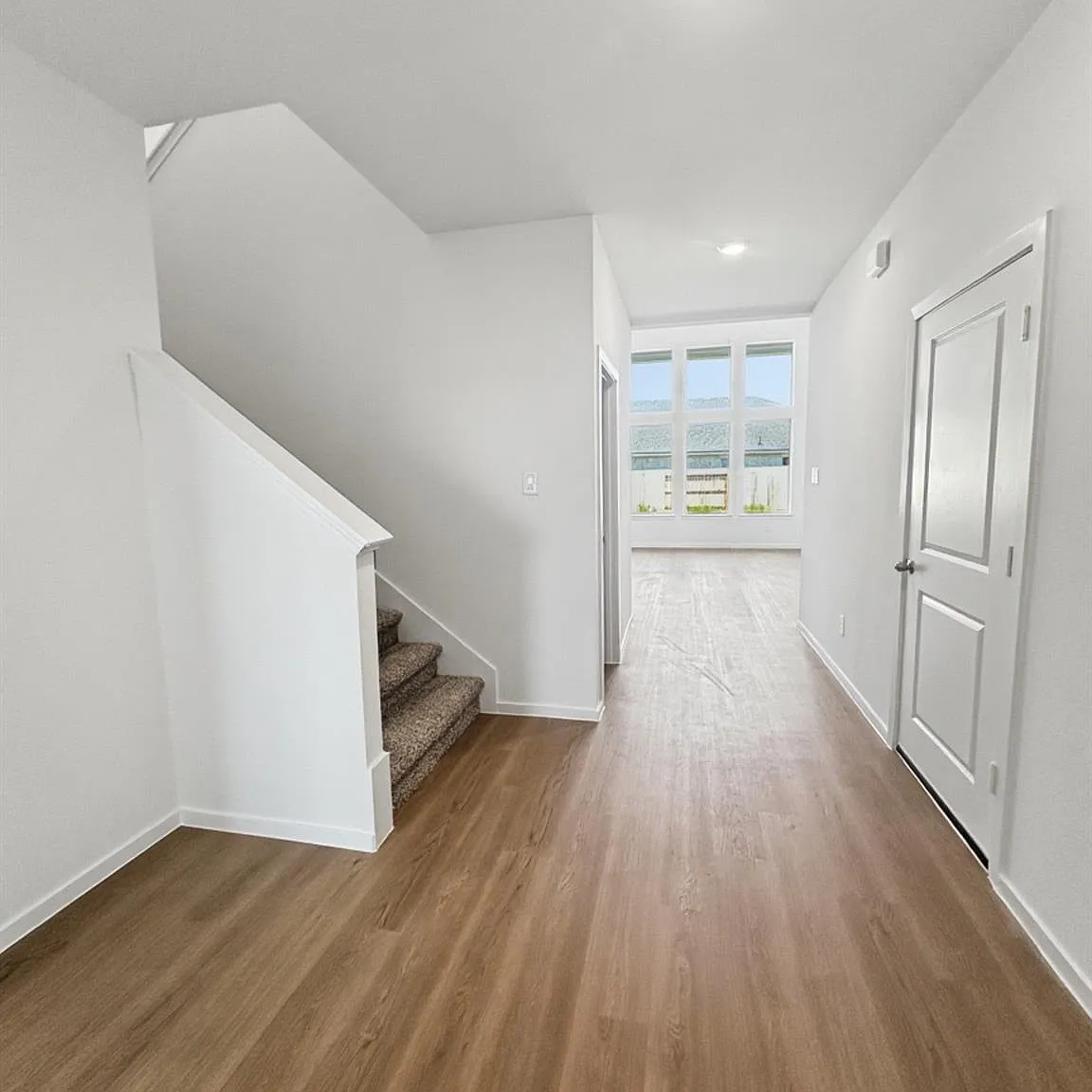 4 bed, 3.0 bath, 2645 sqft, $3,025 — Photo 4