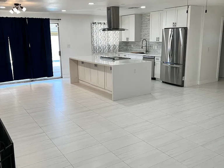 8737 E Starlight Way — Photo 2