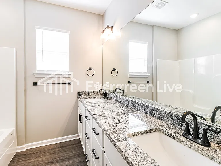4521 Western Woods Dr — Photo 13