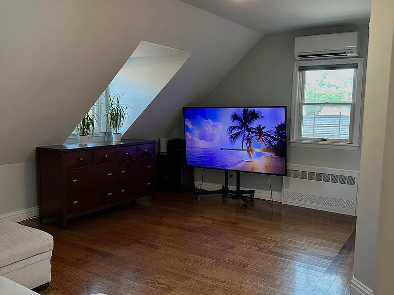 210 Liberty Ave — Photo 3