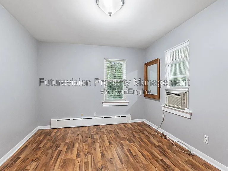 28 S Richmond Ave — Photo 22