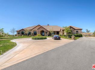 10653 W Stallion Ranch Rd, Sunland, CA 91040