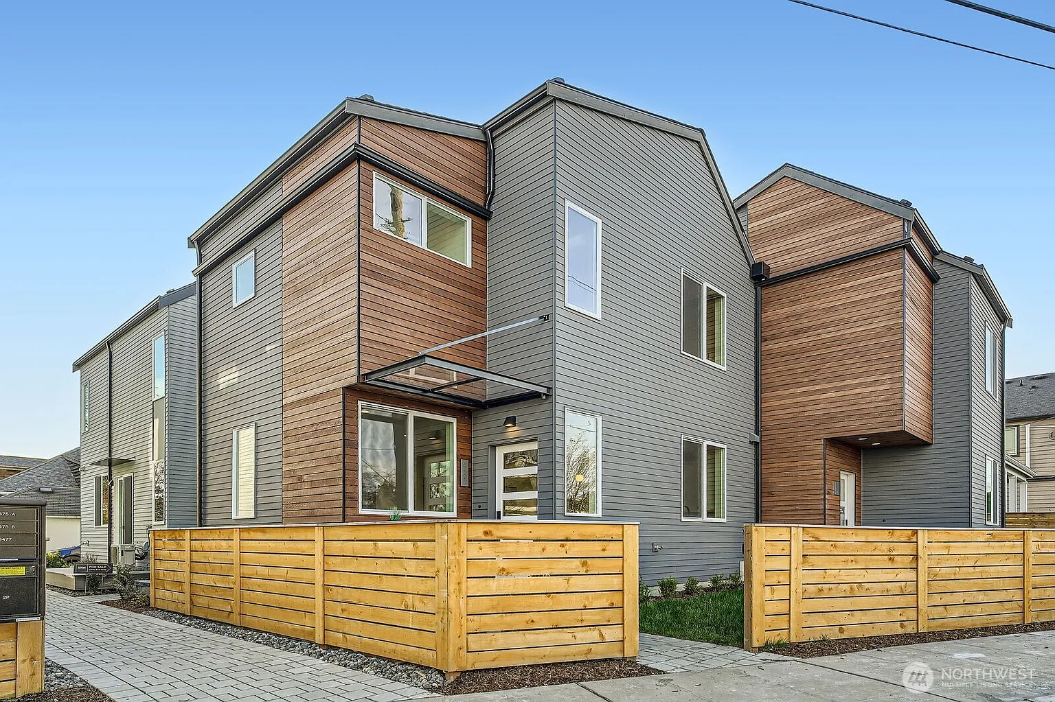 8467 Seward Park Avenue S photo 1