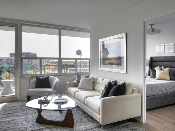 289 The Kingsway, Toronto, ON