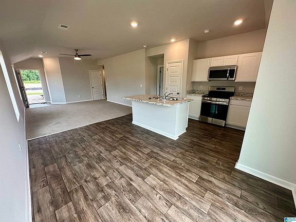 5th image of 871 Lora Ln