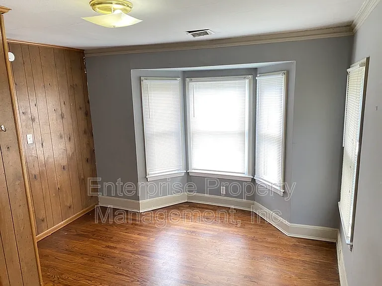 605 Houston St — Photo 6