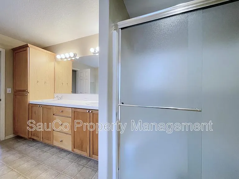 1146 SE Westerland St — Photo 12