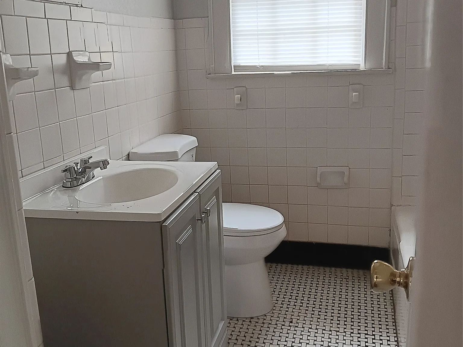 3 bed, 2.0 bath, 1158 sqft, $800 — Photo 4