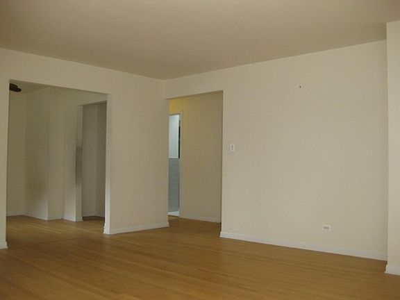 3rd image of 8831 Olcott Ave