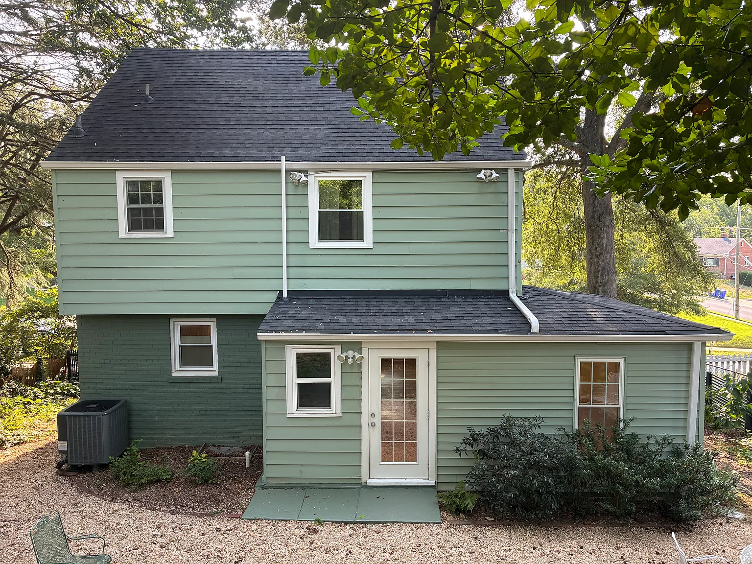 3 bed, 1.5 bath, 1238 sqft, $2,995 — Photo 2