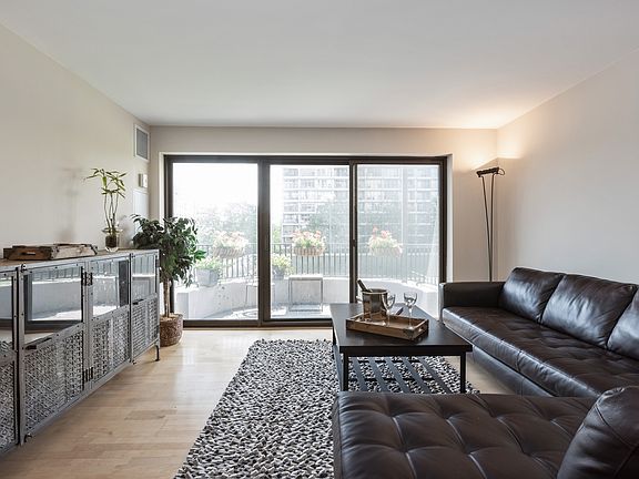 3rd image of 2020 N Lincoln Park W APT 2H