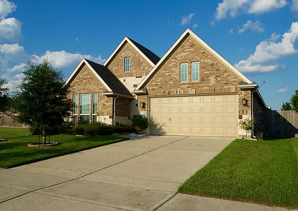 1st image of 16710 E Lazy Daisy Cir
