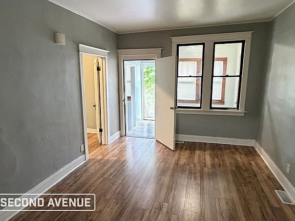 5th image of 9136 S Blackstone Ave