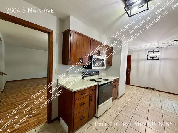 2804 S Main Ave, Sioux Falls, SD 57105