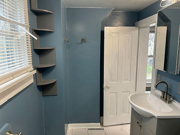 4th image of 1201 Cedar Ave S #1