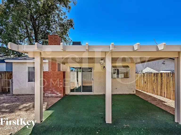 1613 Amboy Dr — Photo 15