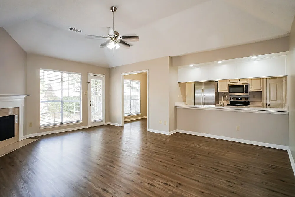 3 bed, 2.0 bath, 1622 sqft, $1,770 — Photo 4