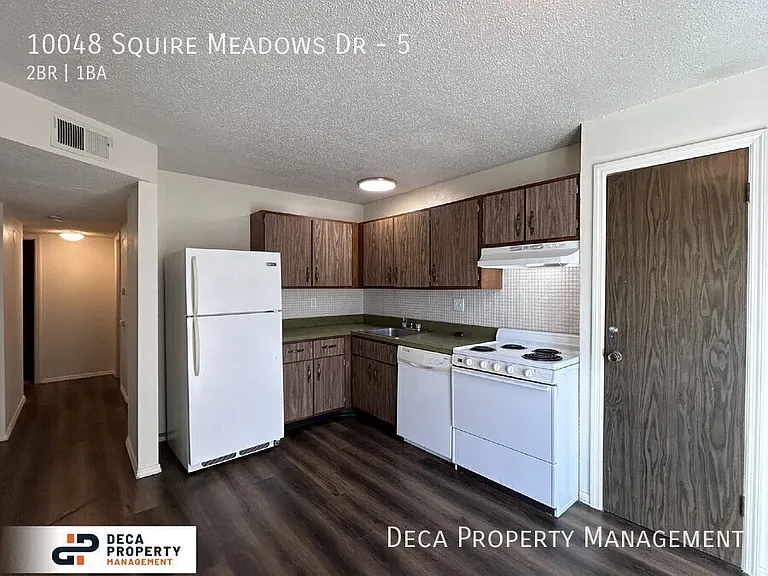 10048 Squire Meadows Dr #5 — Photo 4