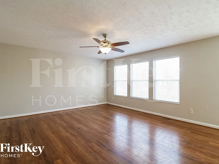 60 Charmalee Dr — Photo 3