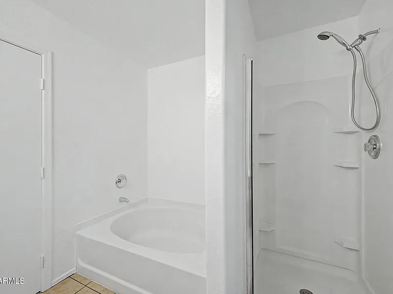 7027 W Lincoln St — Photo 17