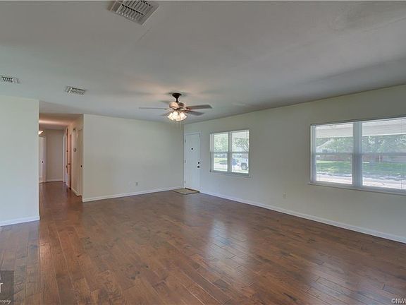 4th image of 3011 Oliver St