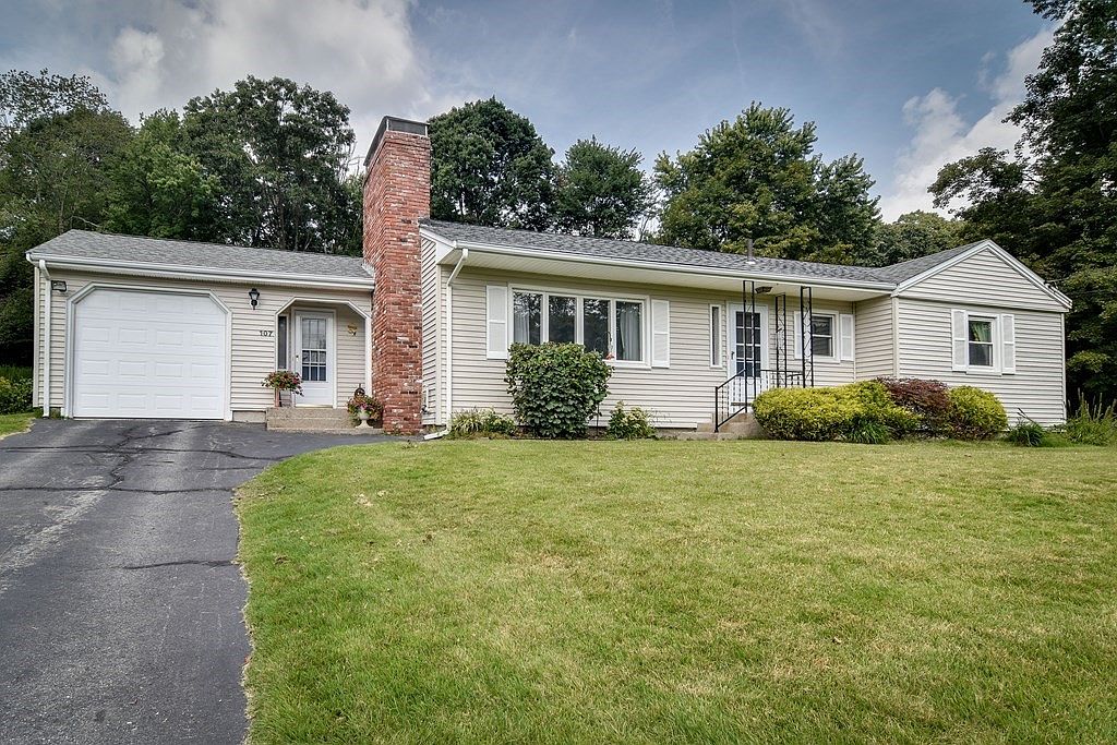 107 Hartford Ave W, Mendon, MA 01756 Zillow