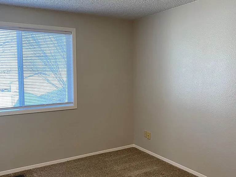 664 W Idaho Ave — Photo 14